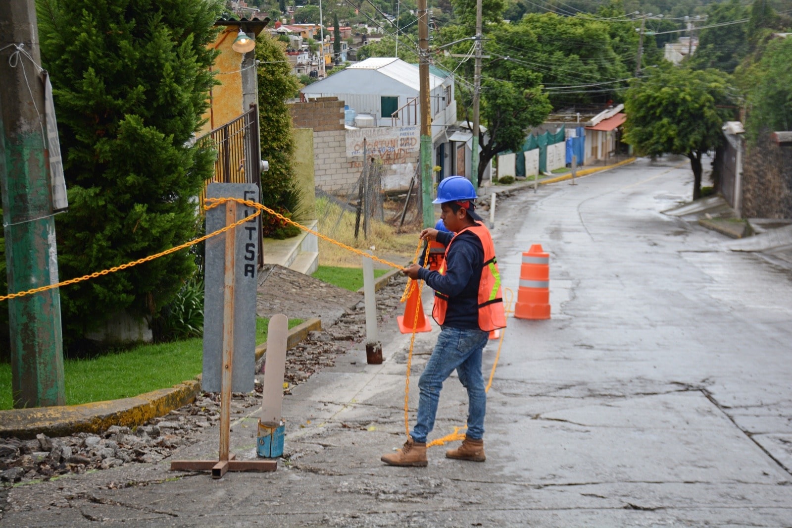 Dan continuidad a la rehabilitación de línea de agua potable en Lomas de Ahuatlán 