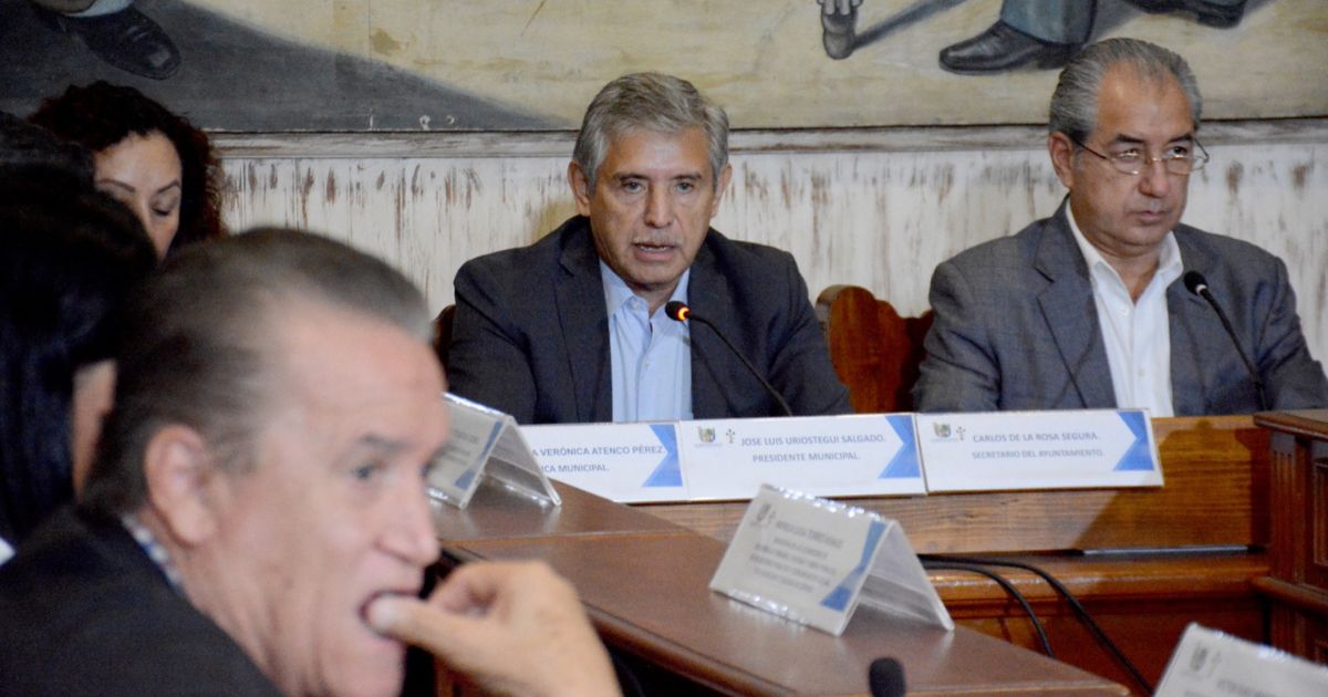 Pagan dos deudas bancarias heredadas de administraciones pasadas