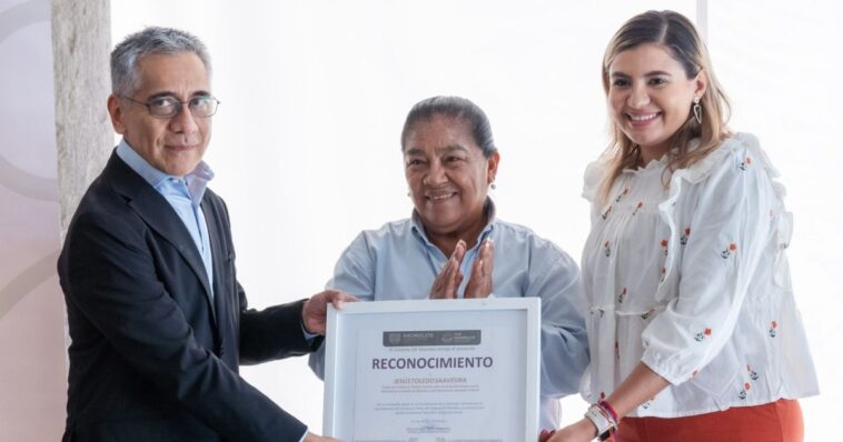 DIF Morelos recibe título de propiedad de tres predios en Temixco
