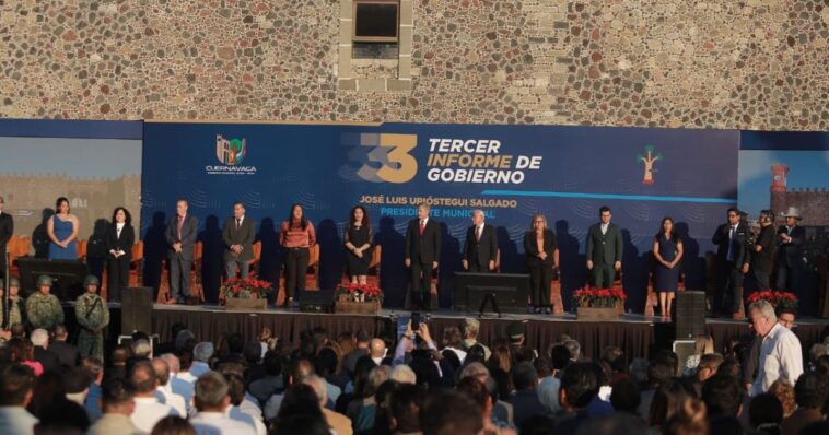 Alcalde de Cuernavaca presenta su informe de tres años de administración