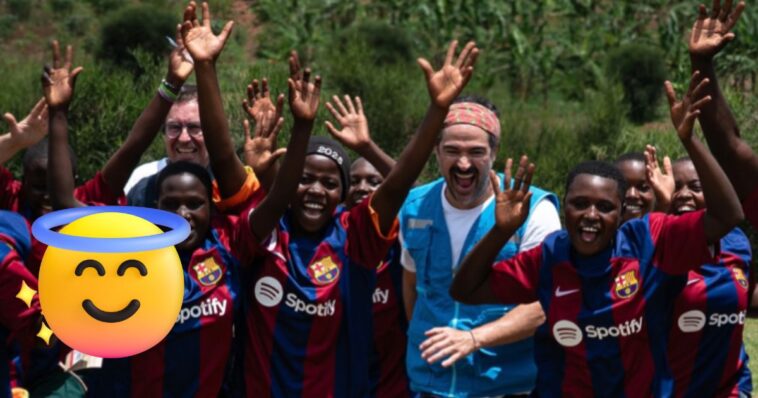 Alfonso Herrera Uganda