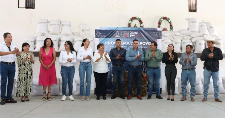 Jiutepec apoya al sector ganadero entregando 33 toneladas de sorgo