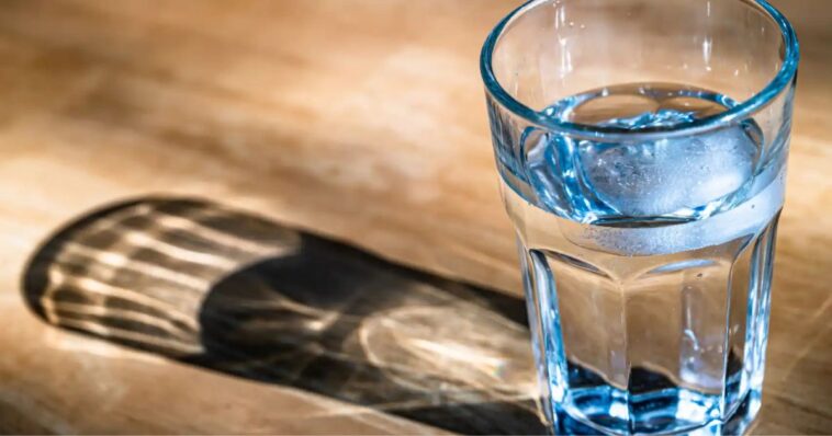 Presentan iniciativa de la Ley Vaso de Agua