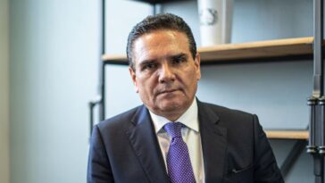 Giran presunta orden de aprehensión contra exgobernador de Michoacán