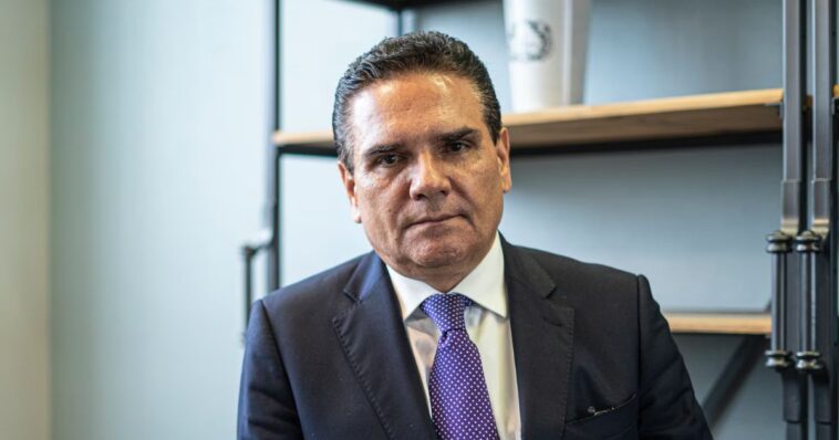 Giran presunta orden de aprehensión contra exgobernador de Michoacán