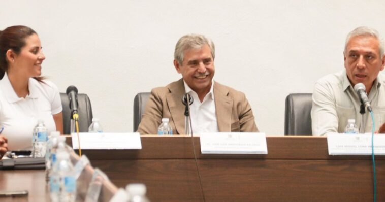 Alcalde de Cuernavaca firma convenio con INSUS