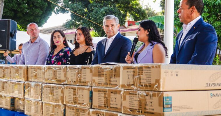 Donan luminarias para fortalecer la seguridad en la UAEM y zonas cercanas