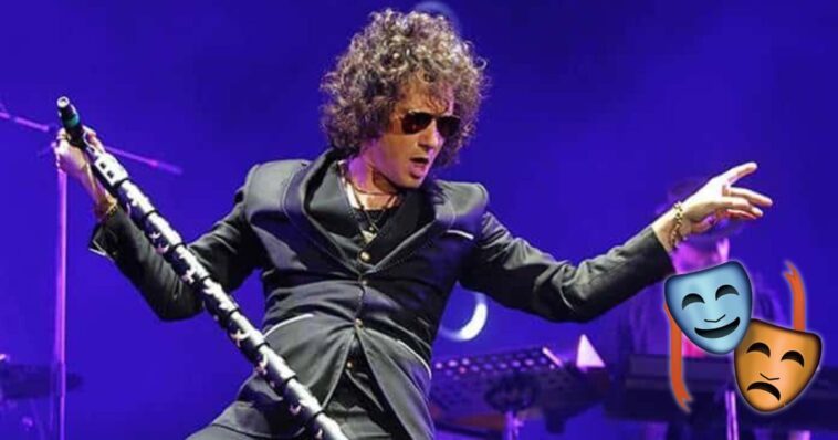 Enrique Bunbury stand up
