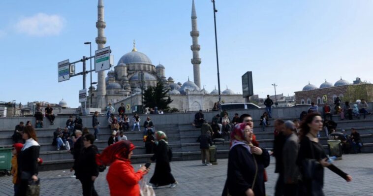 Estambul sufre terremoto magnitud 6.2