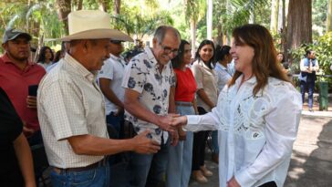 Gobernadora de Morelos firma convenios para fortalecer la acuapesca