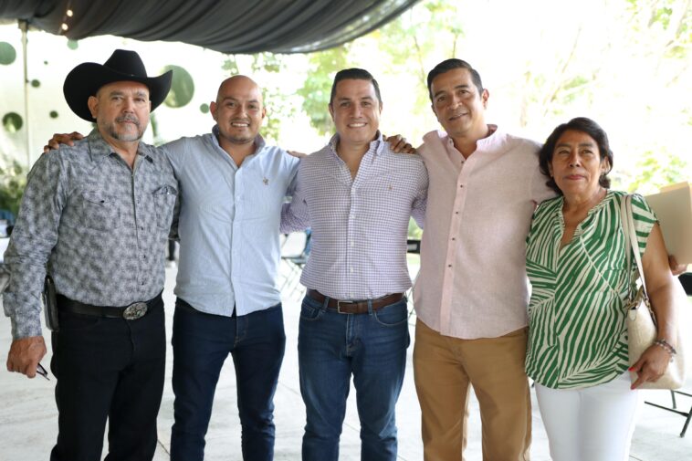 Alcalde de Jiutepec hace entrega de constancias de mayoría a los presidentes del Consejo