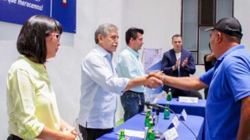 Alcalde JLUS entrega apoyo a trabajadores sindicalizados