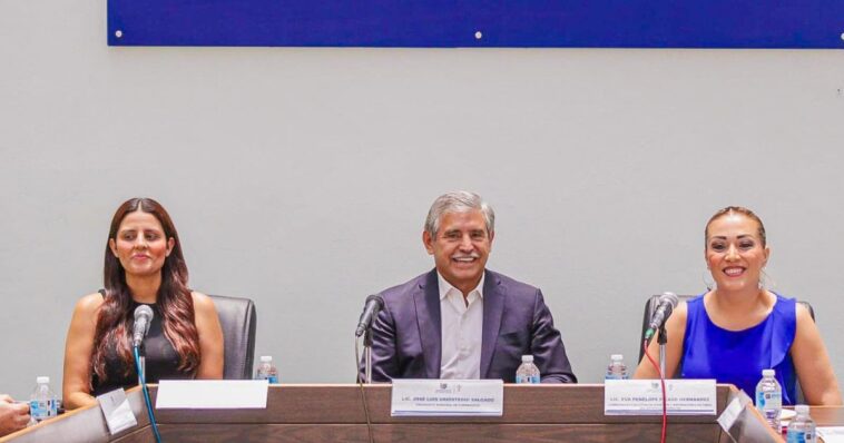 Alcalde de Cuernavaca firma convenio con CEARV en apoyo a víctimas