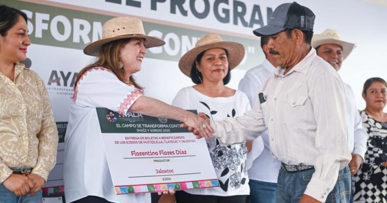 Entregan boletas del programa “El campo se tranforma contigo”
