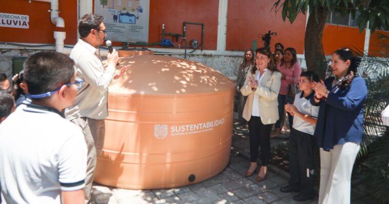 Escuela de Chipitlán ya cuenta con sistema de captación de agua