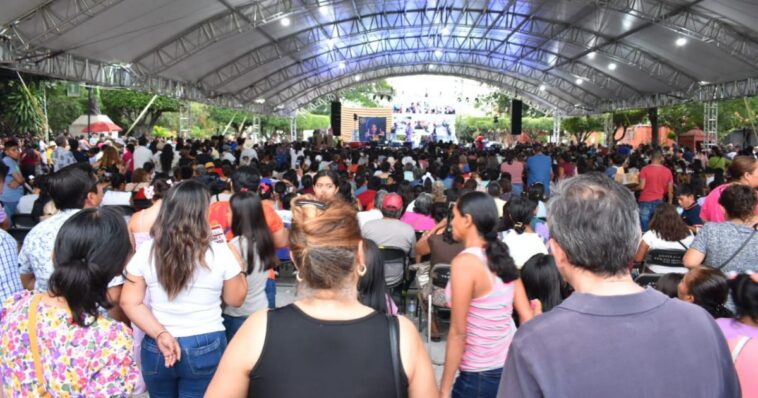 Festejan a las madres y docentes de Cuautla