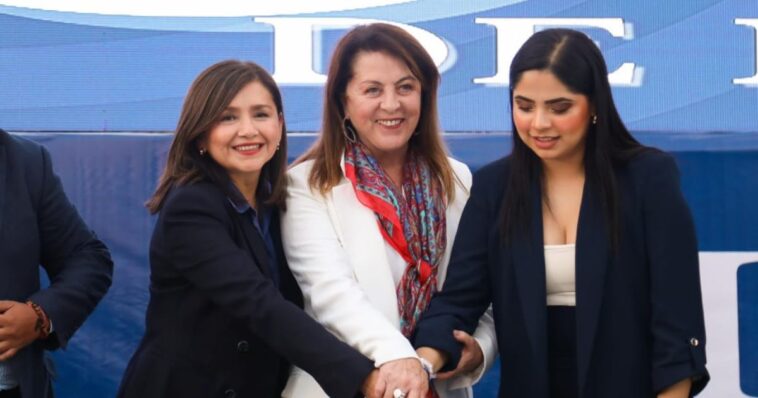 Gobernadora MGS asiste al Primer Informe de la FEUM