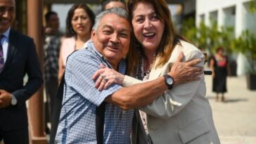 Gobernadora de Morelos docentes