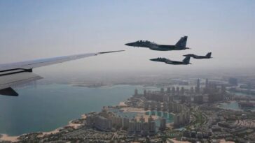 Qatar recibe a Donald Trump con escolta de aviones de combate F-15