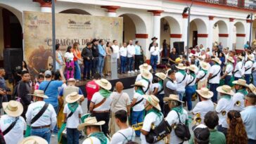 Realizan Tradicional Cabalgata de Genios en Cuautla