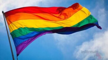bandera lgbt monumental