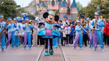 Realizan boda falsa en Disneyland París con menor involucrada