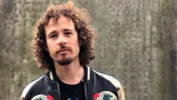 Agreden a Luisito Comunica en marcha contra gentrificación