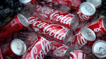 ¿Coca Cola lanzará refresco con azúcar de caña?