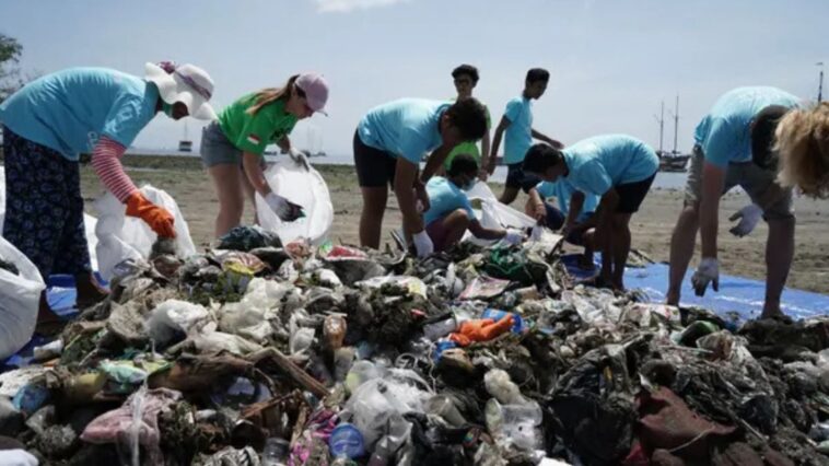 Ecatepec busca Récord Guinnes recolectando basura