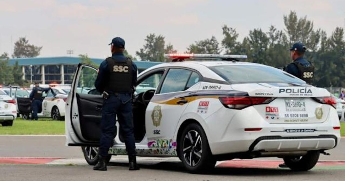 Madre deja encerrada a su hija en el baño durante horas