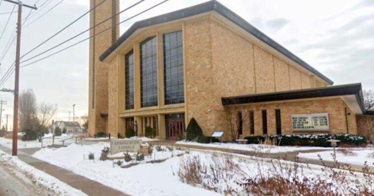 Registran tiroteo en una escuela católica en Minneapolis