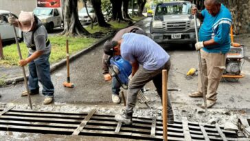 Sustituyen rejilla pluvial en Acapatzingo
