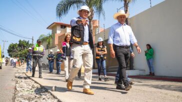Sustituyen tubería de agua en Acapantzingo