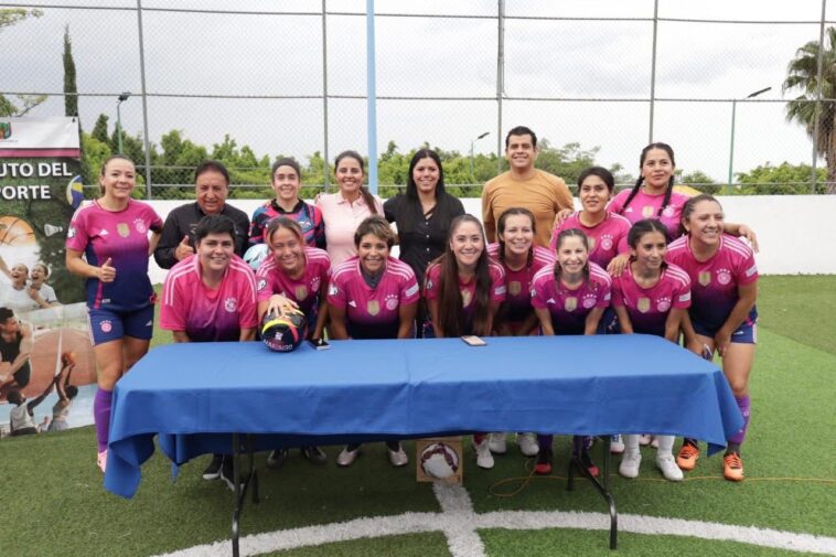 Madres de familia celebran con éxito torneo deportivo en el Parque Denver