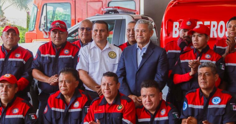 Alcalde JLUS reconoce el trabajo del Cuerpo de Bomberos