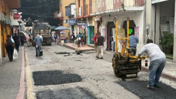 Brigadas de bacheo atienden vialidades afectadas por lluvias