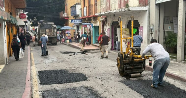 Brigadas de bacheo atienden vialidades afectadas por lluvias