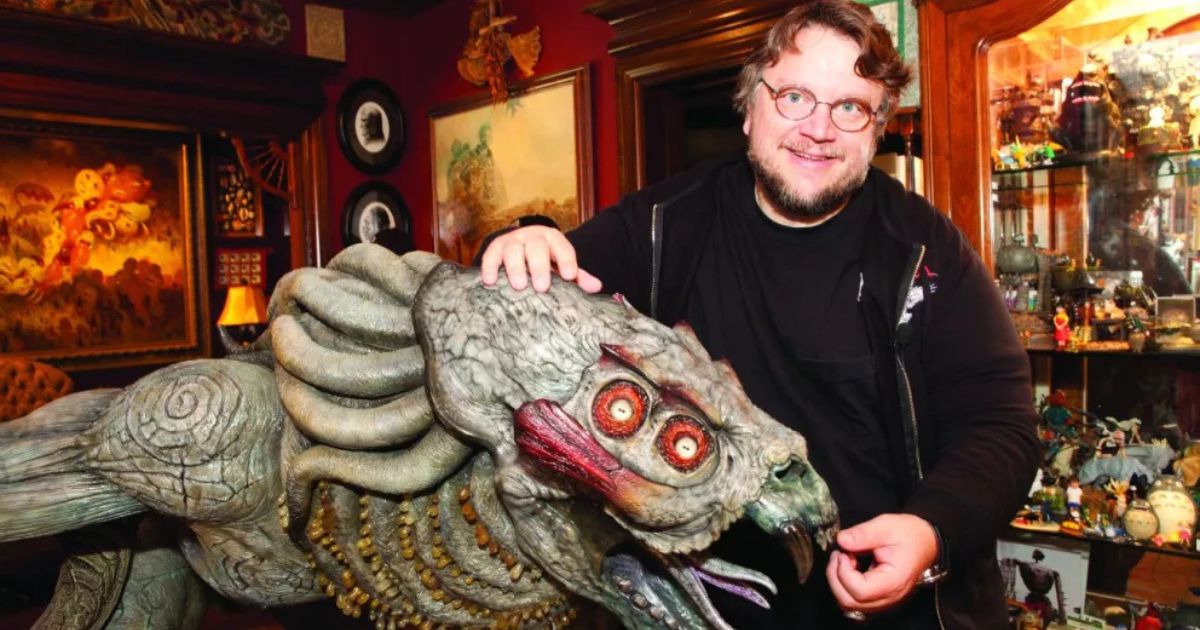 Guillermo del Toro subastará piezas de sus películas