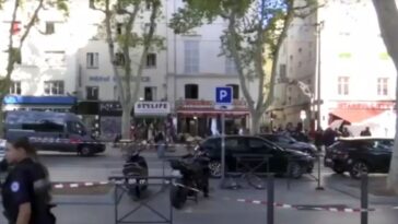 Hombre ataca a cinco personas en Marsella