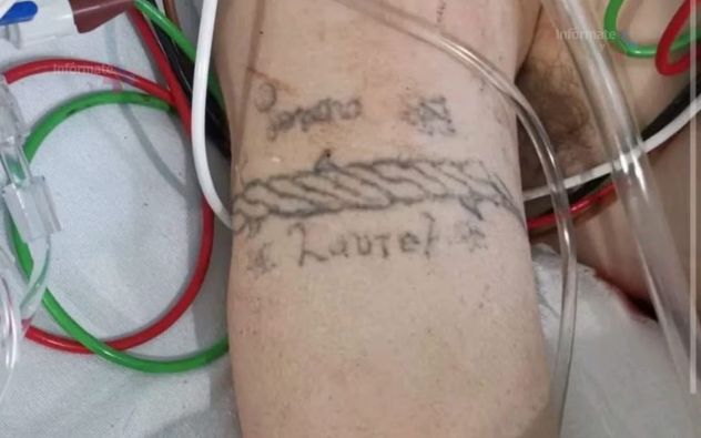 Difunden tatuajes “Laurel” y corazón