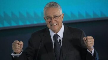 Ricardo Salinas pide mesa de diálogo con Claudia Sheinbaum