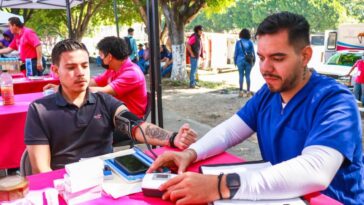 Acercan servicios gratuitos a la colonia Flores Magón