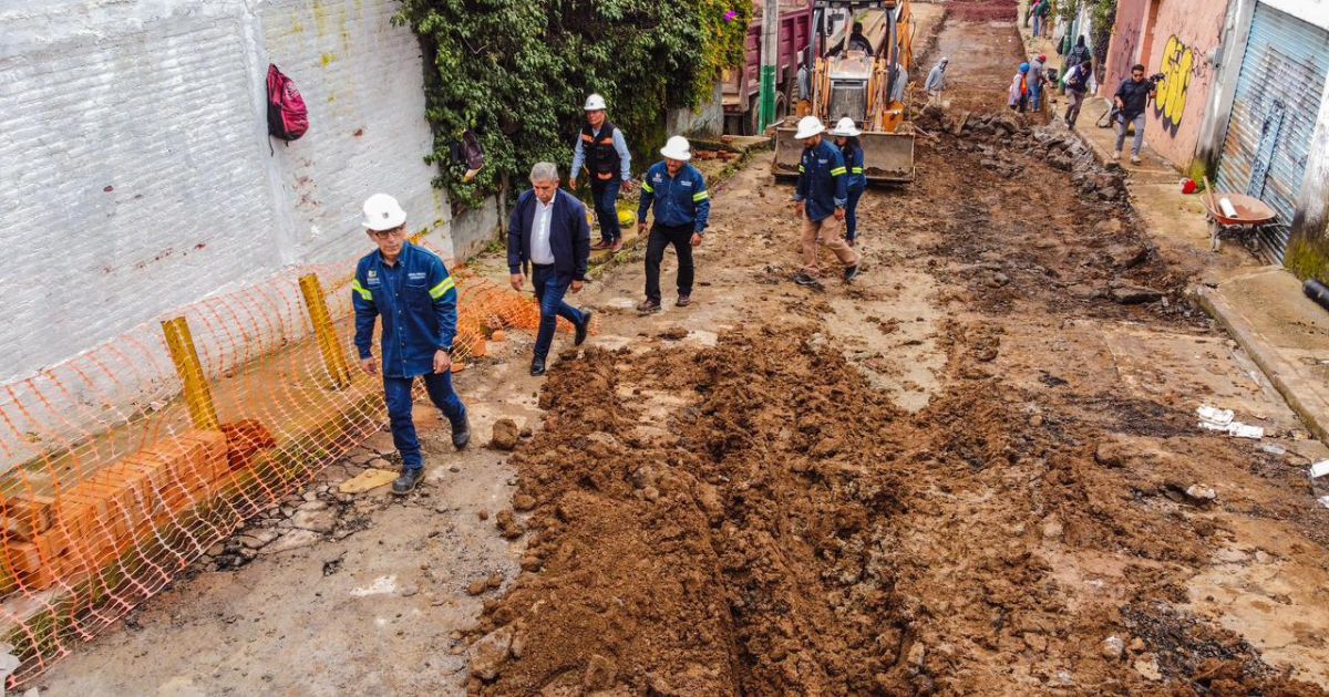 Alcalde de Cuernavaca supervisa obra en Adolfo López Mateos