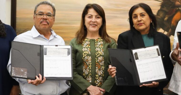 Entregan prima de antigüedad a docentes de Morelos