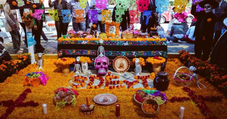 Exponen ofrendas del Día de Muertos en Cuernavaca