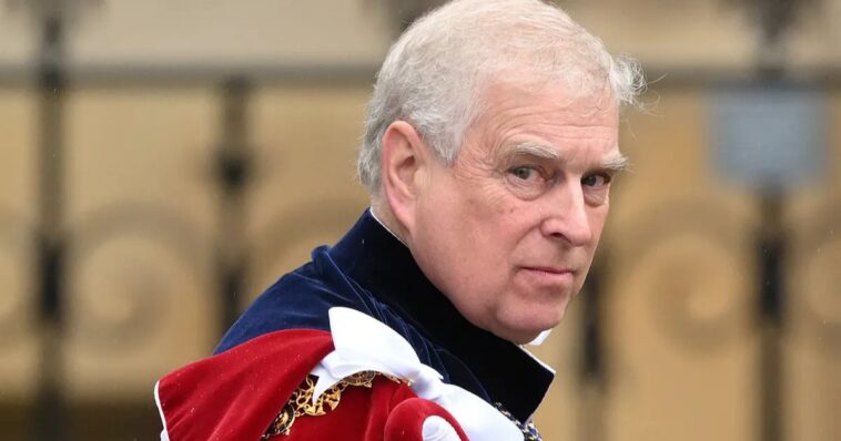 Inician proceso del retiro de títulos del príncipe Andrés