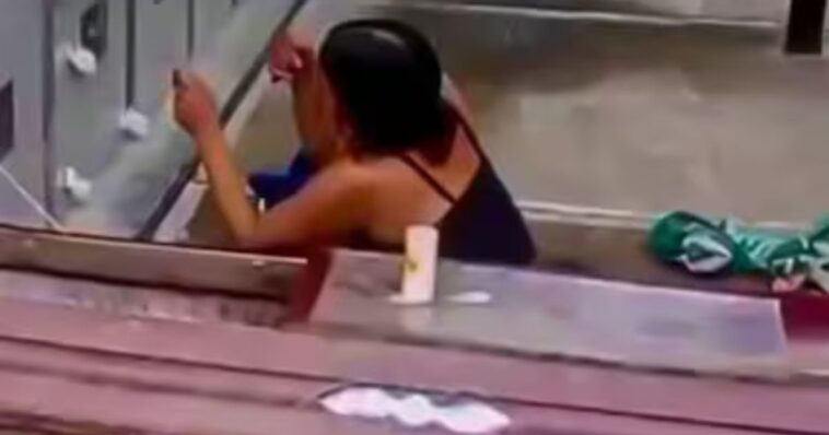 Mujer profana tumba de su novio para “beber” con él