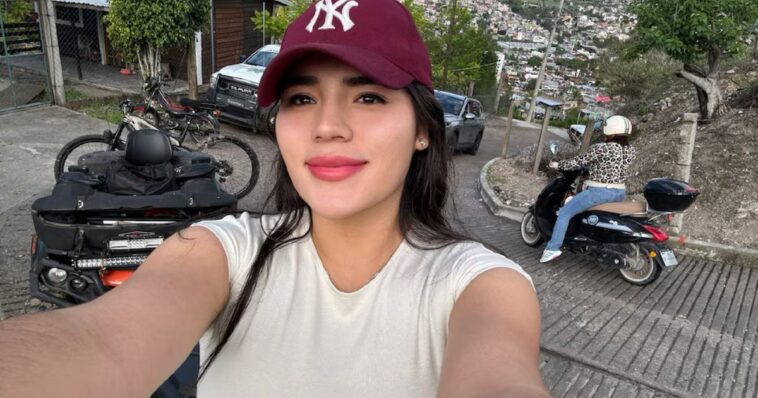 Regidora de Morena regala impresora a escuela sin electricidad