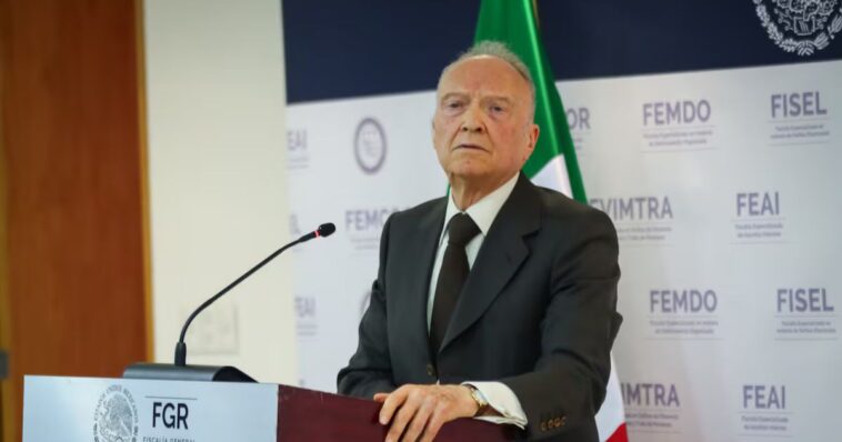 ¿Alejandro Gertz renuncia a la FGR?