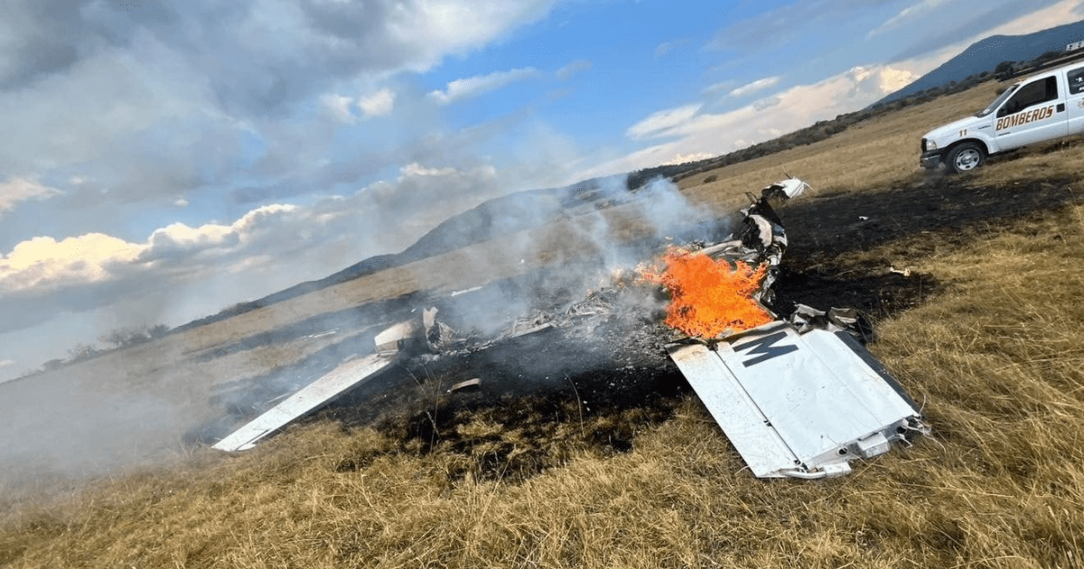 Se desploma avioneta en Michoacán